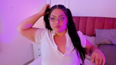 Snapshot of tessa_sinclaire chatting on 4, 10, 2025 TERESA online show from 4, 10, 2025