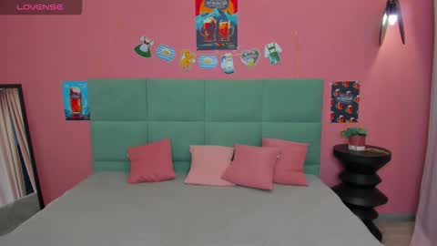 Tessa 3 online show from 23, 9, 2025