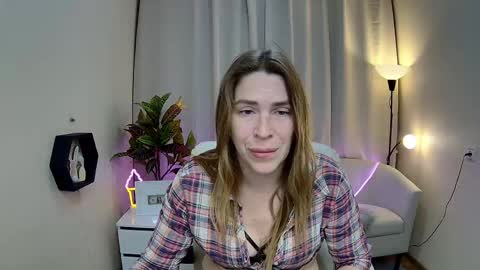 Snapshot of tessadaybreak chatting on 20, 5, 2026 tessadaybreak online show from 20, 5, 2026