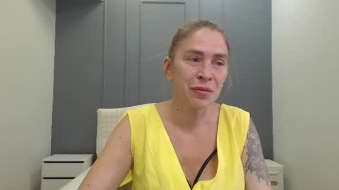Snapshot of tessadaybreak chatting on 18, 7, 2026 tessadaybreak online show from 18, 7, 2026