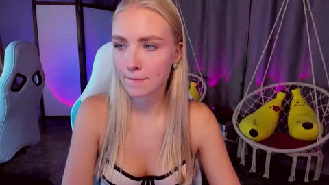 TessaHamilton online show from 30, 10, 2025