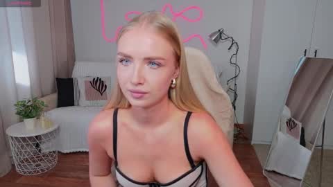 TessaHamilton online show from 28, 3, 2026