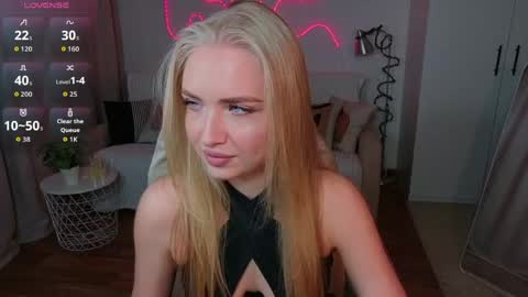 TessaHamilton online show from 26, 4, 2026