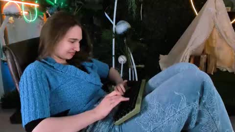 Tessa online show from 15, 9, 2025