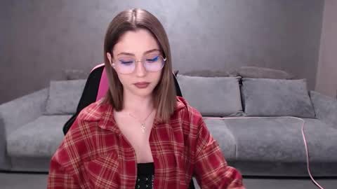 Snapshot of tessawillson chatting on 4, 12, 2025 Tessa online show from 4, 12, 2025