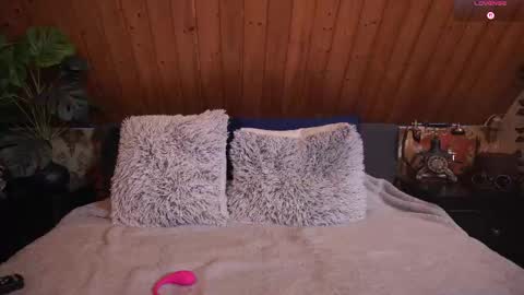 Snapshot of tessawinter chatting on 2, 11, 2025 Tessa online show from 2, 11, 2025