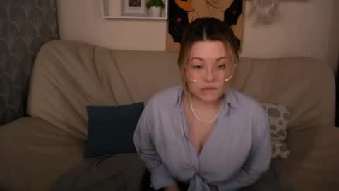 Snapshot of tesspleasure chatting on 4, 1, 2025 TESSA online show from 4, 1, 2025