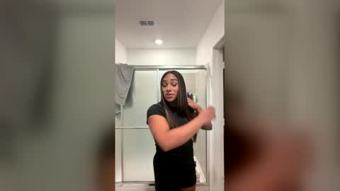 Snapshot of texasbadgirl chatting on 17, 3, 2026 SELENE SANTOS online show from 17, 3, 2026