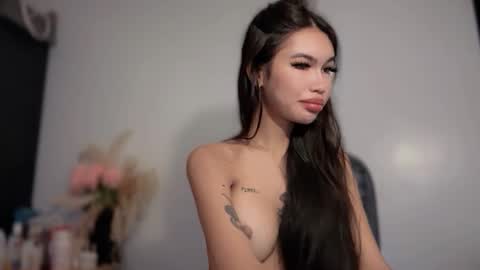 Snapshot of tgirl_luna69 chatting on 1, 3, 2026 Luna online show from 1, 3, 2026