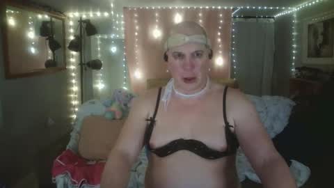 Snapshot of tglacey chatting on 5, 4, 2026 lacey online show from 5, 4, 2026