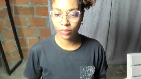 Snapshot of thaimy_ chatting on 2, 6, 2026 thaimy_ online show from 2, 6, 2026
