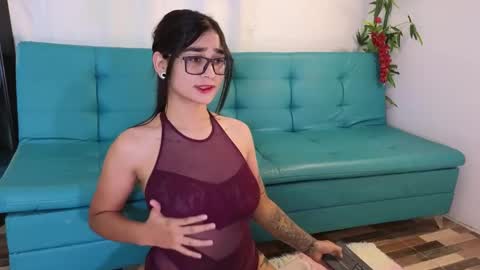 Snapshot of thalia_066 chatting on 27, 12, 2024 thalia online show from 27, 12, 2024