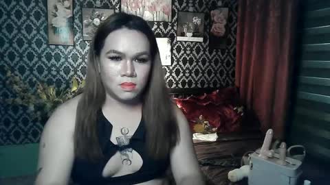 thaliafoxyummy online show from 4, 3, 2025