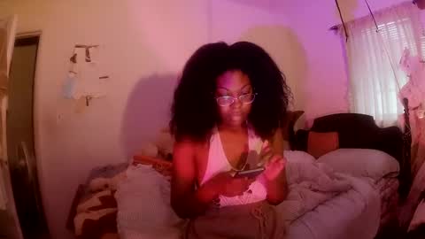 Snapshot of thaliagodiva chatting on 9, 3, 2025 thaliagodiva online show from 9, 3, 2025