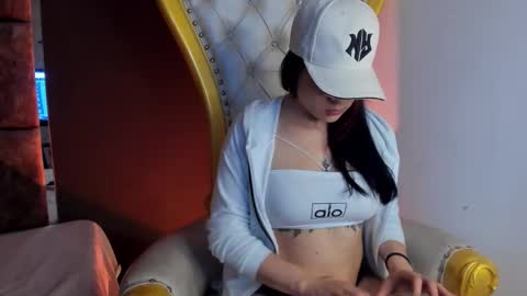 Snapshot of thamara_angells chatting on 30, 11, 2025 Thamara online show from 30, 11, 2025