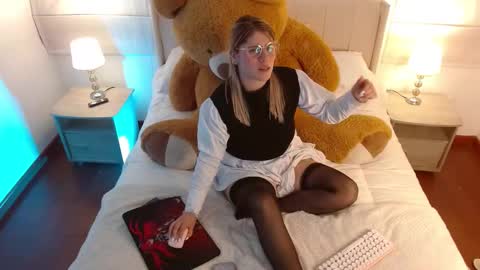   online show from 24, 12, 2024