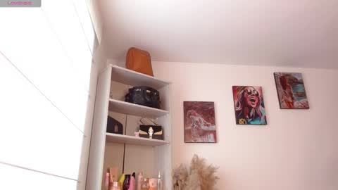   online show from 4, 2, 2025