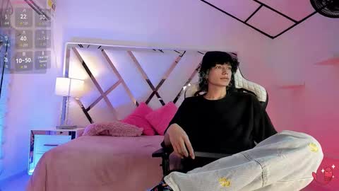 thanier_18 online show from 25, 3, 2026