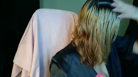   online show from 20, 11, 2025