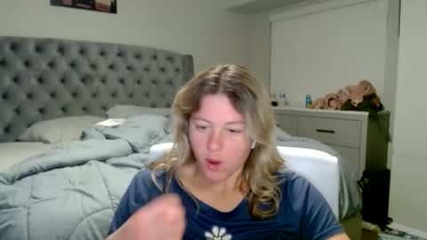 thatprettyblondegirl online show from 28, 1, 2025