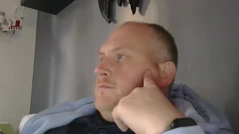 Snapshot of the007146368 chatting on 6, 11, 2025 the007146368 online show from 6, 11, 2025