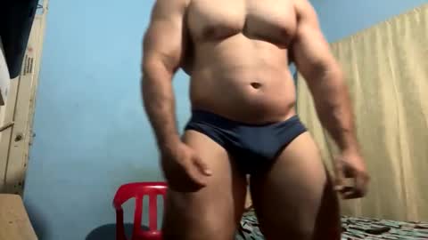 Snapshot of the_beastmuscle chatting on 1, 2, 2025 beast online show from 1, 2, 2025
