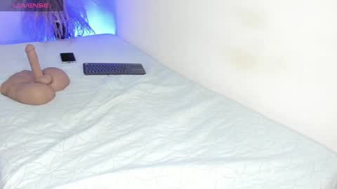 Snapshot of the_black_woman chatting on 3, 12, 2025 sofia online show from 3, 12, 2025