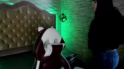 i am Cat  online show from 14, 2, 2025