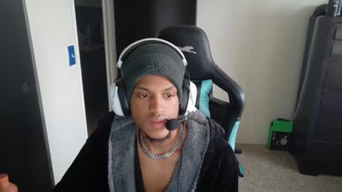 Snapshot of the_dark_lightning chatting on 17, 12, 2025 the_dark_lightning online show from 17, 12, 2025