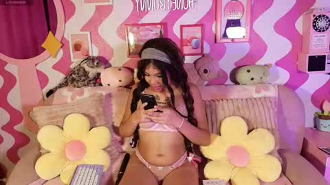 Snapshot of the_girl_with_the_red_hai chatting on 24, 11, 2025 zoe online show from 24, 11, 2025