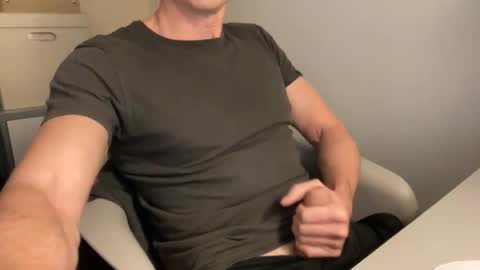 Snapshot of the_gym_boy chatting on 16, 11, 2025 the_gym_boy online show from 16, 11, 2025