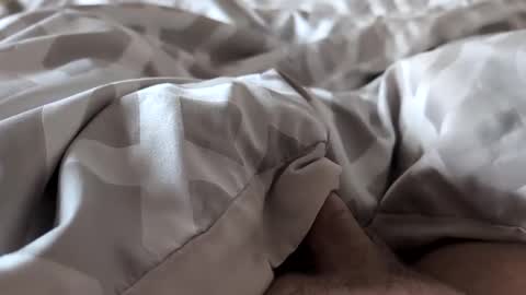 Snapshot of the_one_who_is_small chatting on 8, 3, 2026 TheOne online show from 8, 3, 2026