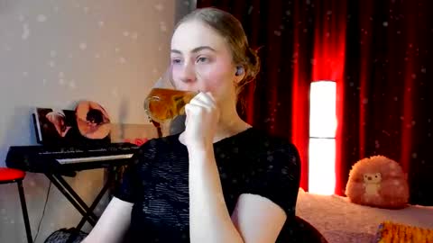 Ally    STREAMING ON TWITCH NOW Check my Twitter for updates online show from 4, 12, 2025