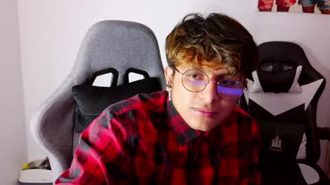 Snapshot of the_weed_guys chatting on 28, 4, 2026 Danny online show from 28, 4, 2026