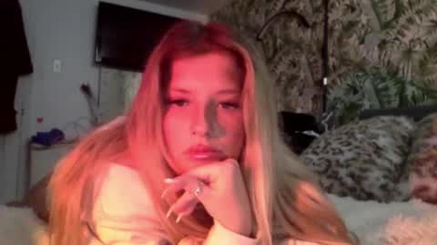 Snapshot of thealice_ chatting on 25, 5, 2026 alicaaa online show from 25, 5, 2026