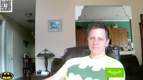 Snapshot of thebatandthecat10 chatting on 5, 5, 2026 ISABELLA or MATT online show from 5, 5, 2026