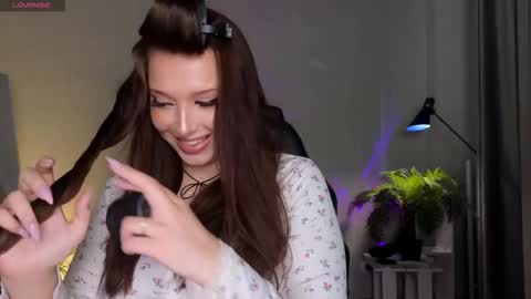 Snapshot of thebbylu chatting on 26, 9, 2025 Lucy online show from 26, 9, 2025