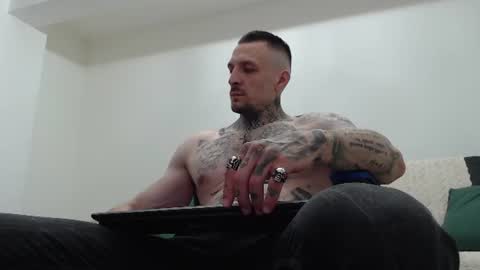 Snapshot of thebestmuscles chatting on 23, 6, 2026 John online show from 23, 6, 2026