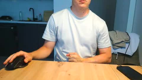 Snapshot of thecuteguy144949 chatting on 3, 6, 2026 thecuteguy144949 online show from 3, 6, 2026