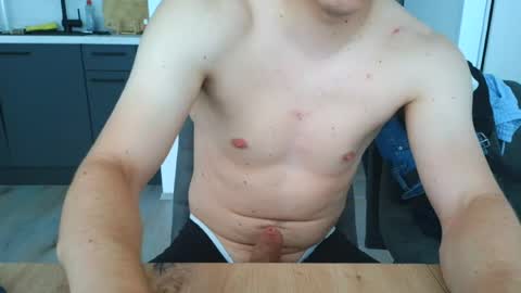 Snapshot of thecuteguy144949 chatting on 18, 6, 2026 thecuteguy144949 online show from 18, 6, 2026