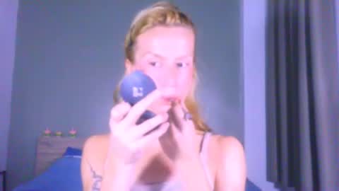 Snapshot of thedollxxxperience chatting on 15, 6, 2026 Yolanda online show from 15, 6, 2026