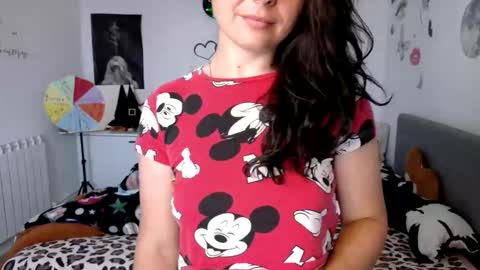 Snapshot of thefarmergirl chatting on 10, 6, 2026 TheFarmergirl online show from 10, 6, 2026