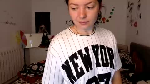 Snapshot of thefarmergirl chatting on 13, 6, 2026 TheFarmergirl online show from 13, 6, 2026