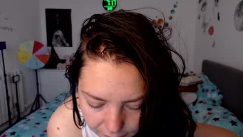 Snapshot of thefarmergirl chatting on 23, 6, 2026 TheFarmergirl online show from 23, 6, 2026