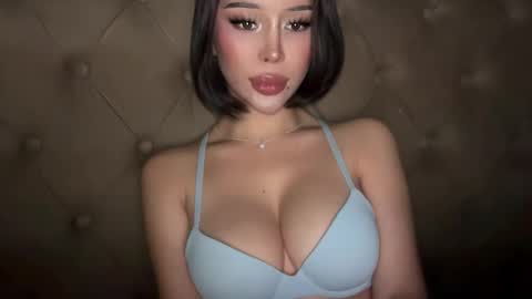 Elle  dont forget to folloW me and thumbs up online show from 3, 3, 2026