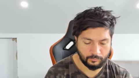 Snapshot of theguardian7 chatting on 12, 11, 2025 theguardian7 online show from 12, 11, 2025