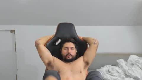 Snapshot of theguardian7 chatting on 14, 11, 2025 theguardian7 online show from 14, 11, 2025