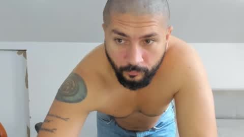 Snapshot of theguardian7 chatting on 16, 11, 2025 theguardian7 online show from 16, 11, 2025