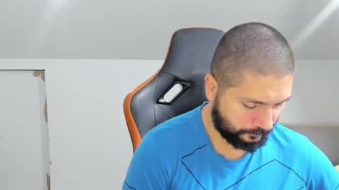 Snapshot of theguardian7 chatting on 25, 11, 2025 theguardian7 online show from 25, 11, 2025