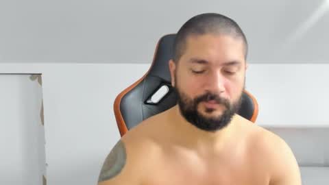 Snapshot of theguardian7 chatting on 26, 11, 2025 theguardian7 online show from 26, 11, 2025